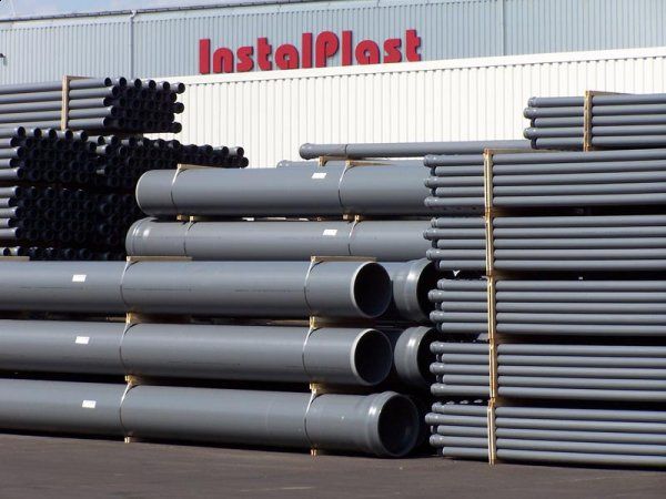 напірні розтрубні ПВХ труби InstalPlast Lask (Польща) напірні розтрубні ПВХ труби InstalPlast Lask (Польща)