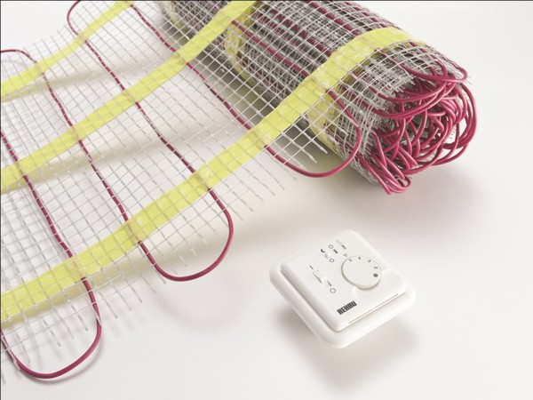 теплі стіни у ванній кімнаті