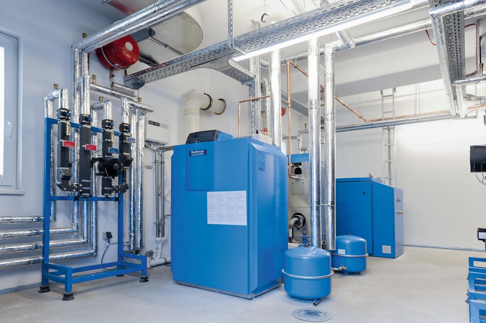 Підлоговий газовий конденсаційний котел Logano plus GB312 Buderus