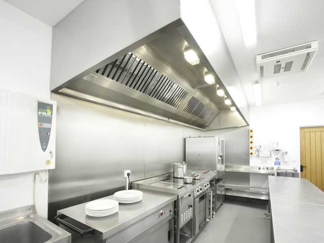 Монтаж вентиляции кухни