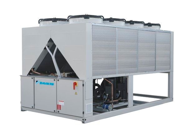 Чиллер с воздушным охлаждением конденсатора Daikin общий вид