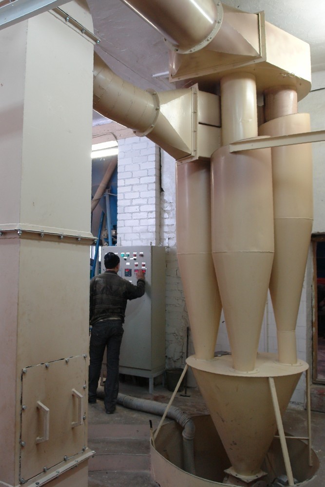 Вытяжная аспирационная система с вертикальным коллектором