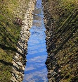 Дренаж на дачном участке открытый